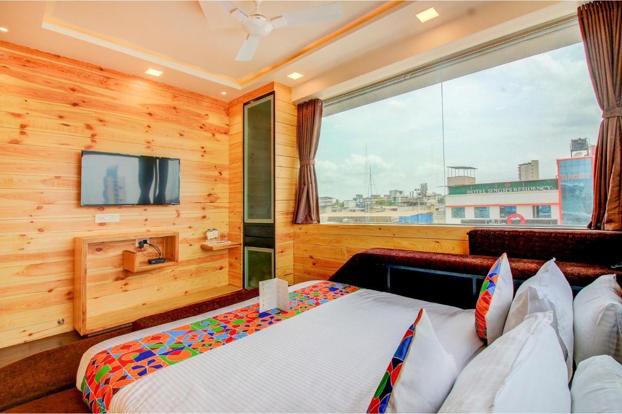 แฟ็บโฮเต็ล รัทนา Hotel นาวีมุมไบ ภายนอก รูปภาพ